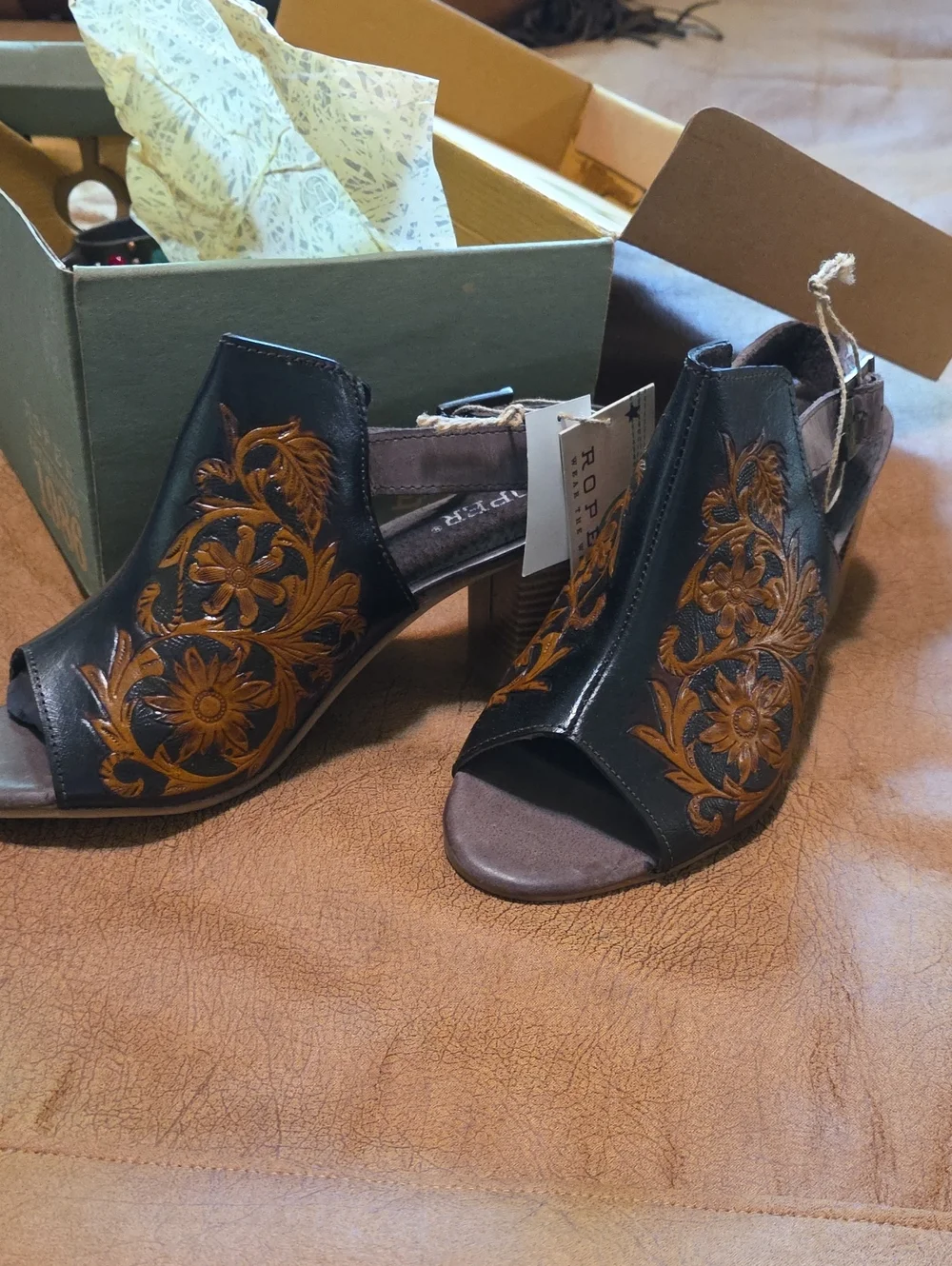 Roper Black Slingback Heels with Tan Floral Embroidery - Picture 1 of 2